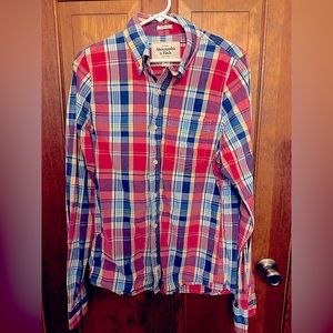 Abercrombie & Fitch Men's Red/Blue Plaid Muscle Fit Button Down Shirt Medium